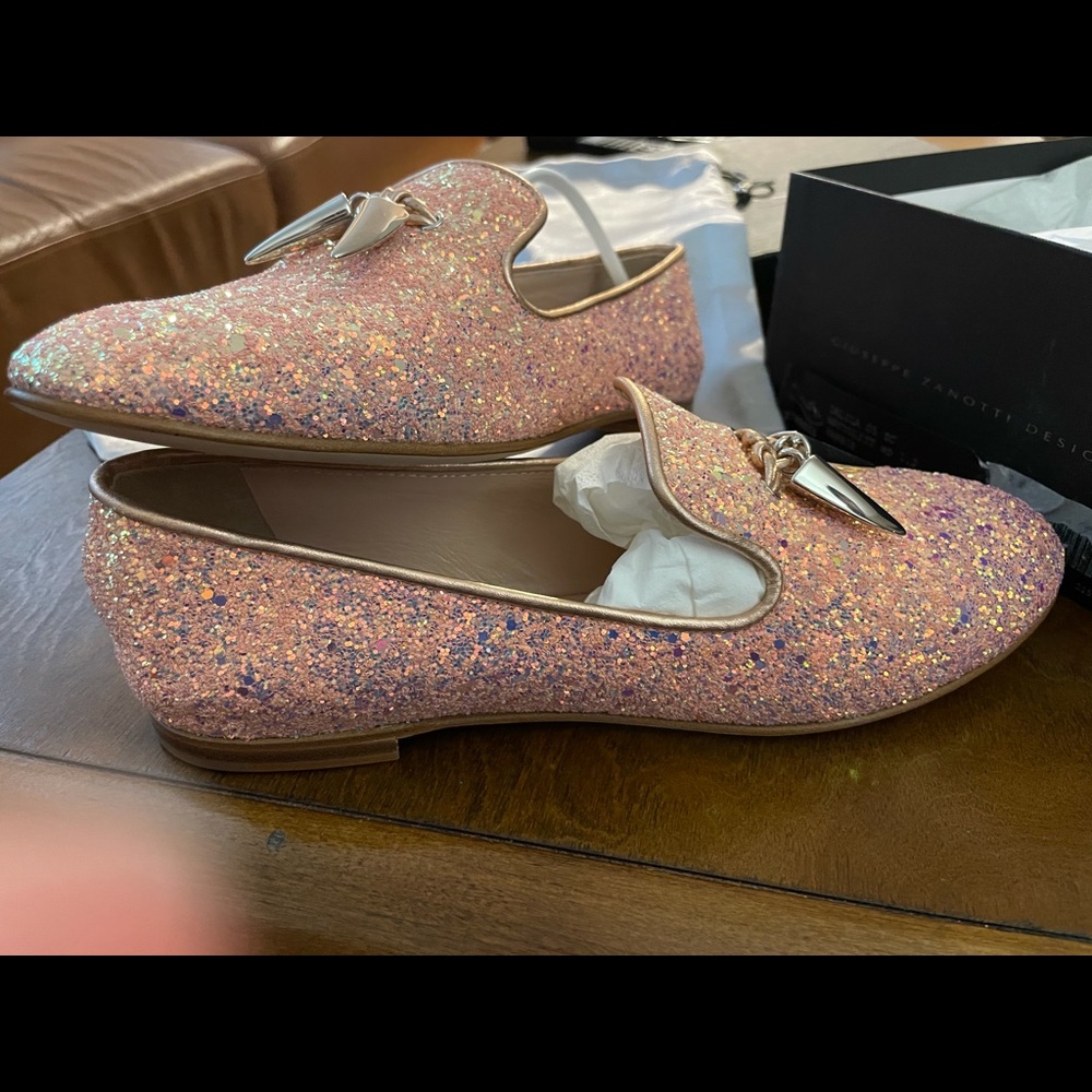 Brand new Giuseppe Zanotti flats size 39